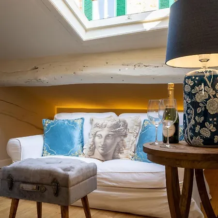 Moro Suite, Classy And Romantic In