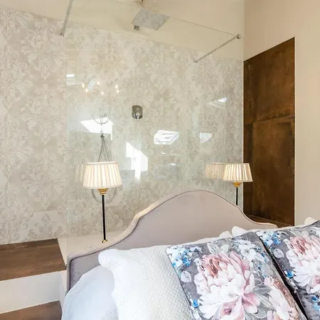 Moro Suite, Classy And Romantic In * Lucques